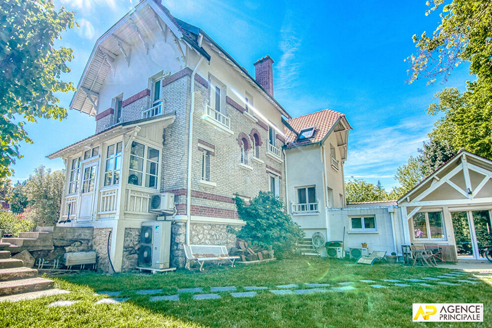 Maison 8 pièces 268 m² · à Versailles · 268 m² · 2 080 000 €