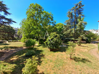  Appartement  vendre 7 pices 128 m Suresnes