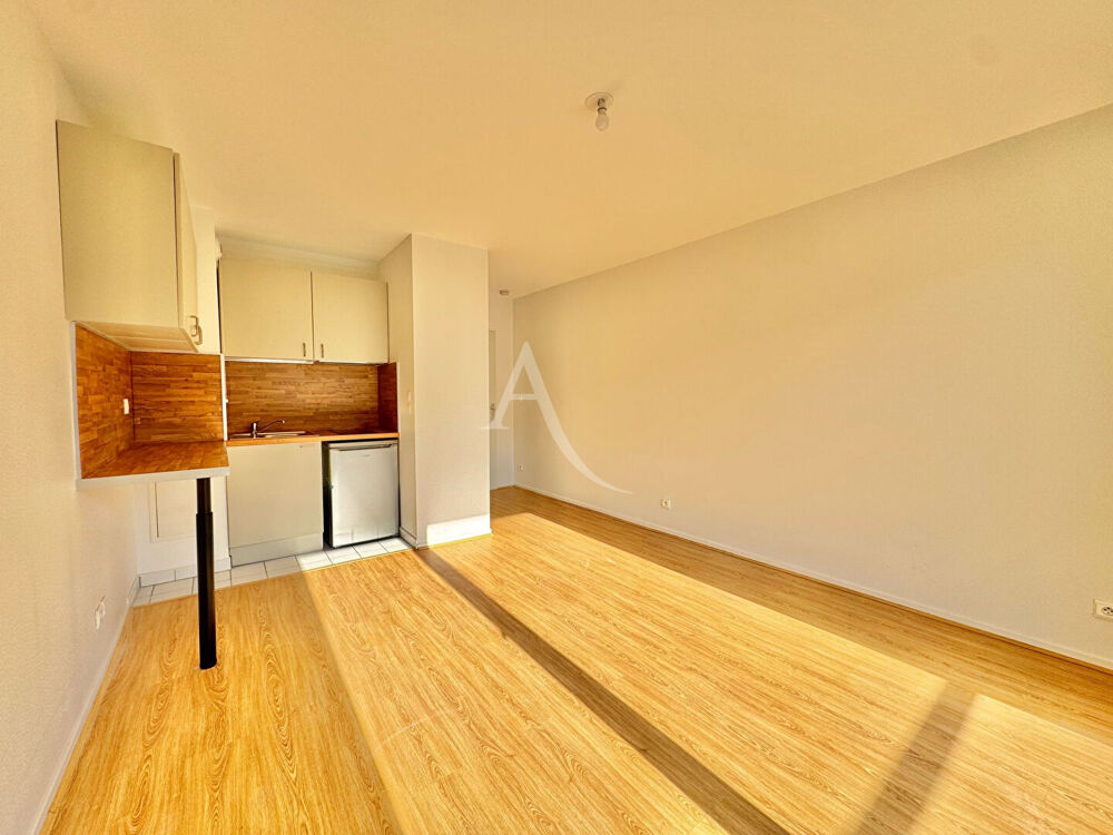 Location Appartement TYPE 1, REIMS - PROCHE NEOMA Reims
