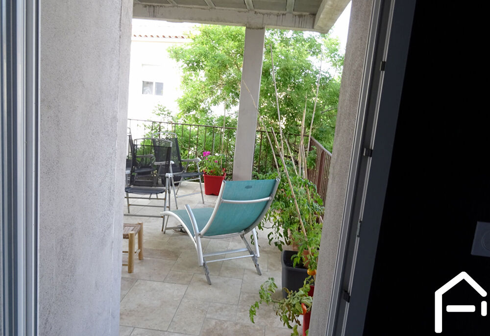 Vente Appartement ( dep 34 Poussan 34560) loft 150 m2 . place de garage . 2 terrasses Poussan