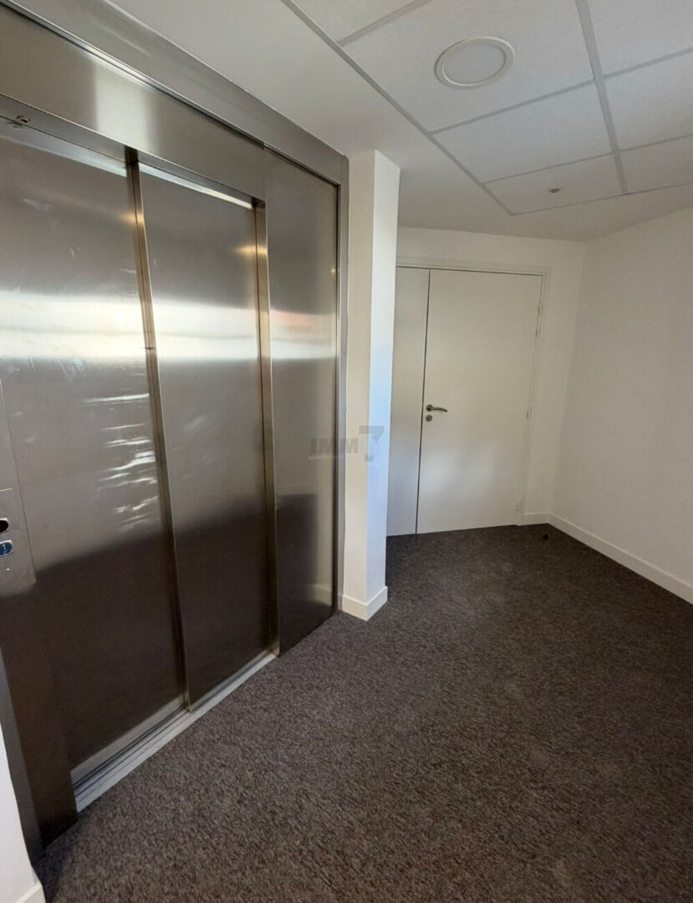 Bureau ou Appartement selon Projet. Potentiel avec ascenceur