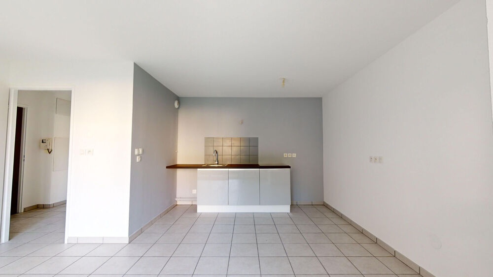 Appartement Ville La Grand T2 bis + Parking