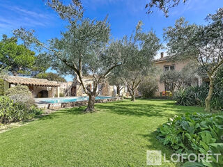 Maison 7 pièces 168 m² · à Uchaux · 168 m² · 388 000 €