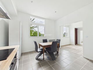  Maison à vendre 15 + pièces 675 m²