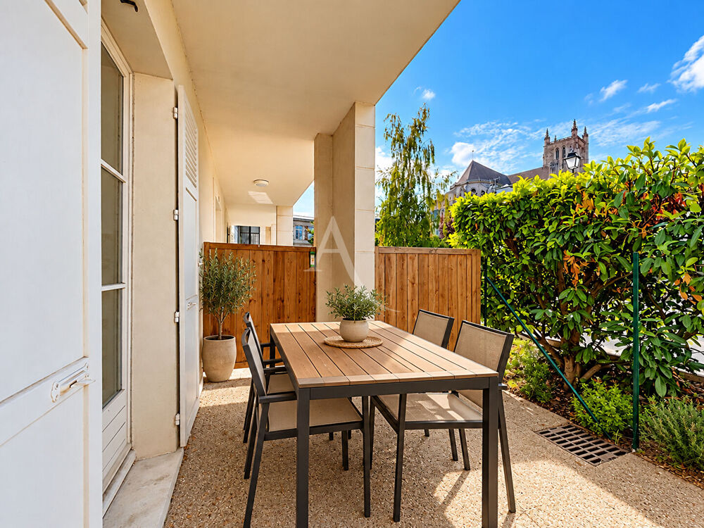 Appartement au pied de la Cathédrale de Meaux - 3 pièces - 2 chambres - 80 m2 - terrasse - stationnement et cave