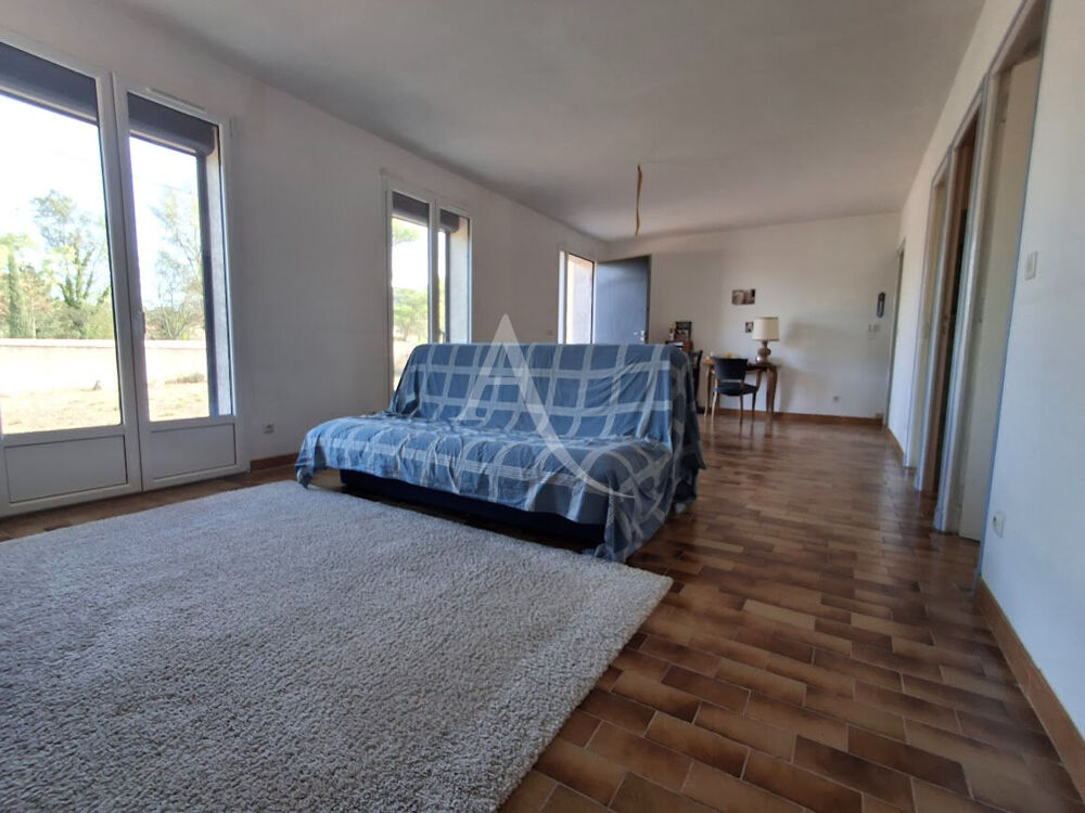 La Tour sur Orb Villa de plain pied avec garage et terrain d'environ 1200m²