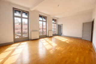  Appartement � louer 4 pi�ces 165 m�