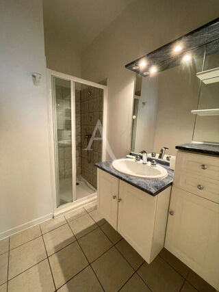  Appartement à louer 2 pièces 34 m²