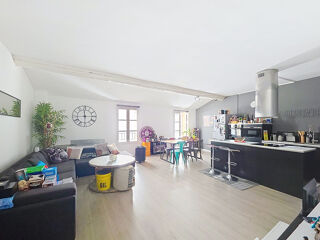 Vente Appartement Appartement Avignon 2 pièce(s) 68.51 m2-INTRA MUROS-PARKING DES HALLES-PETITE COPROPRIETE Avignon