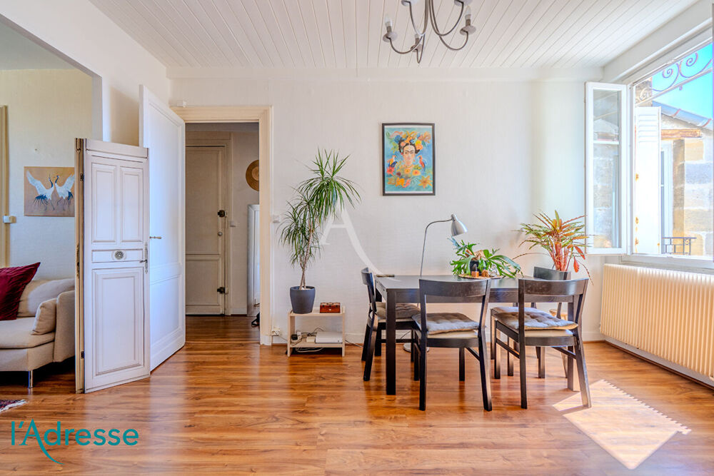 Vente Appartement BORDEAUX CHARTRONS- Appartement lumineux 4 pièce(s) 85.14 m2 Bordeaux