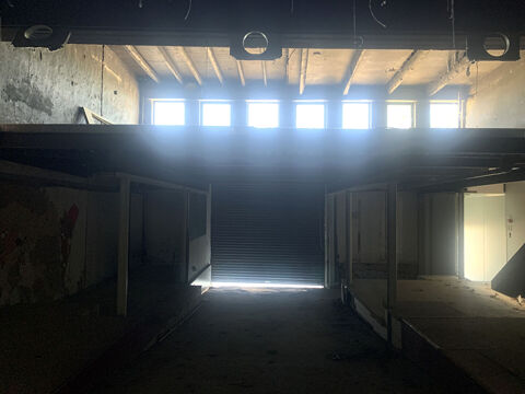   Local commercial Carpentras 1 pièce(s) 370 m2 