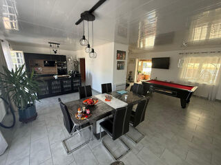 Maison à vendre 10 pièces 198 m²
