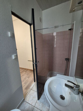  Appartement à louer 2 pièces 43 m²