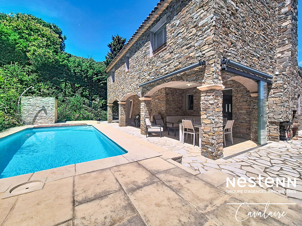 Vente Maison Villa de caractère de 5 chambres avec piscine, dans un environnement privilégié avec accès par funiculaire privé Cavalaire sur mer
