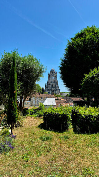  Maison � vendre 12 pi�ces 379 m�