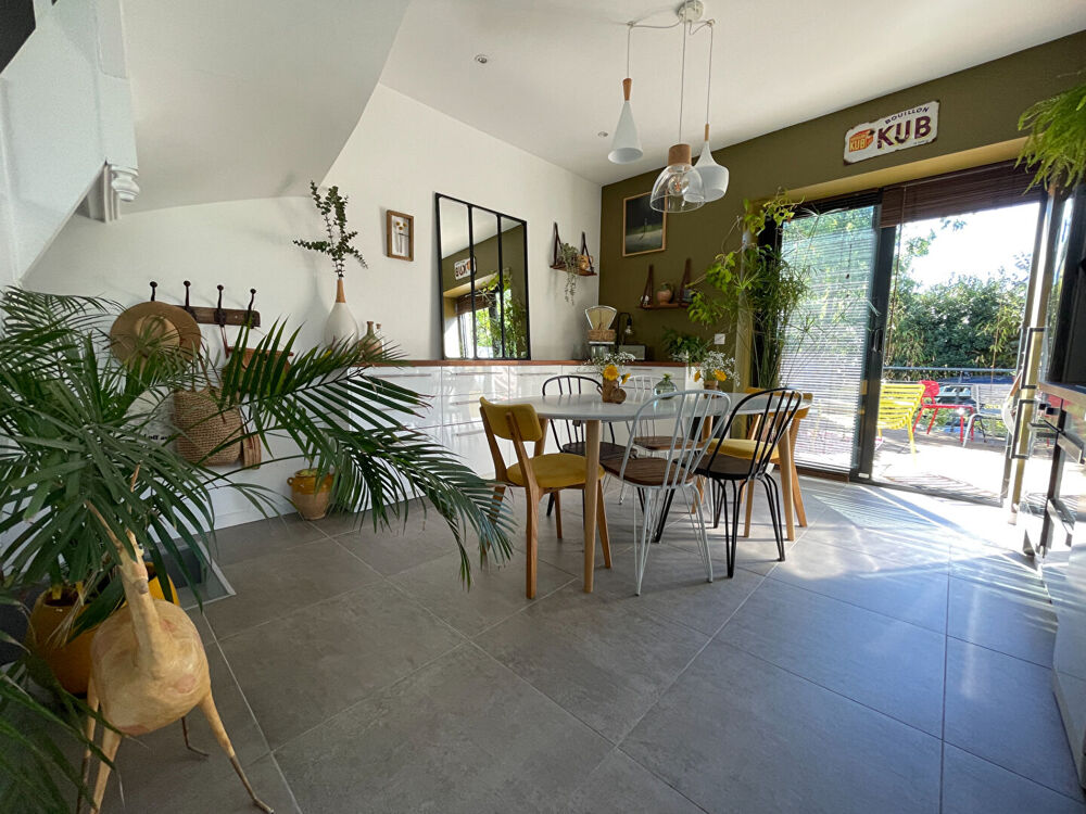 A vendre à Vannes secteur centre ville gare maison années 30 4 chambres sous sol