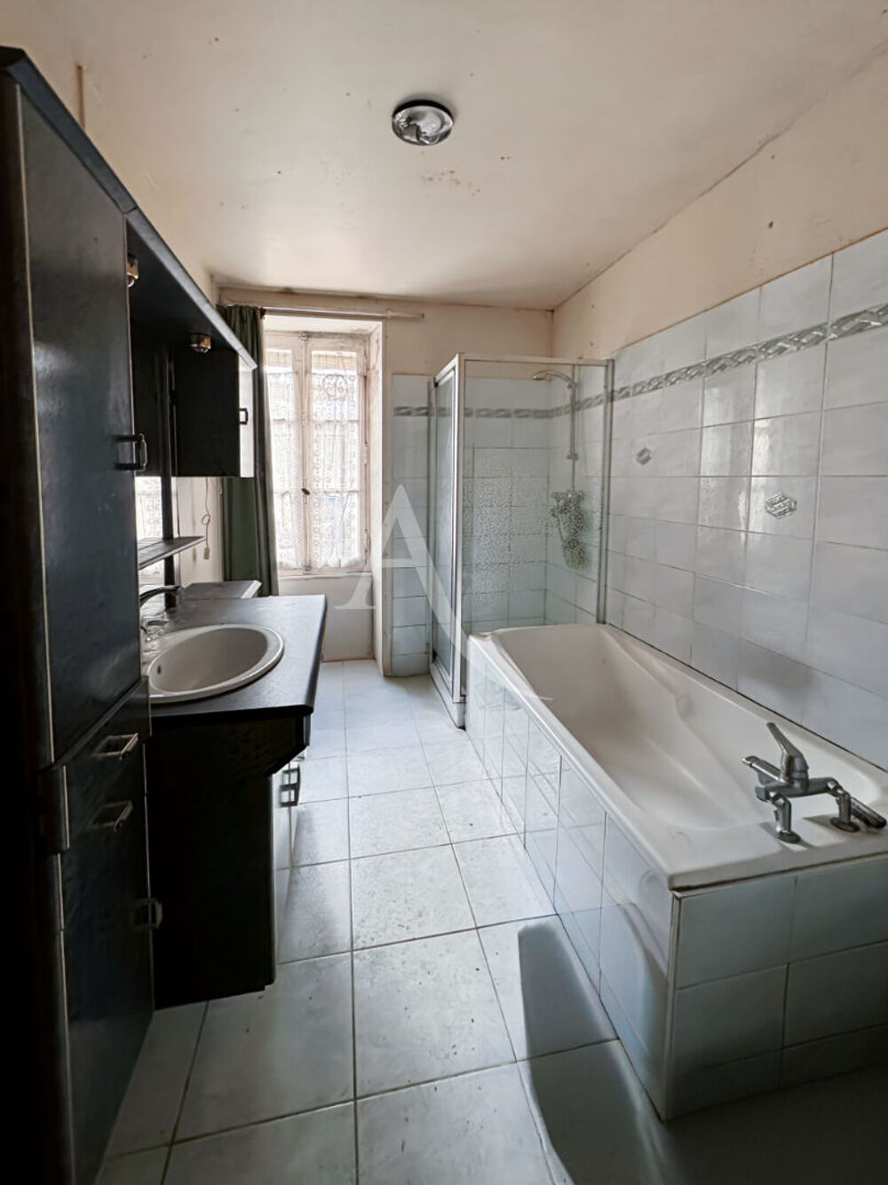 Maison 12 pièces - Nalliers - 5 chambres