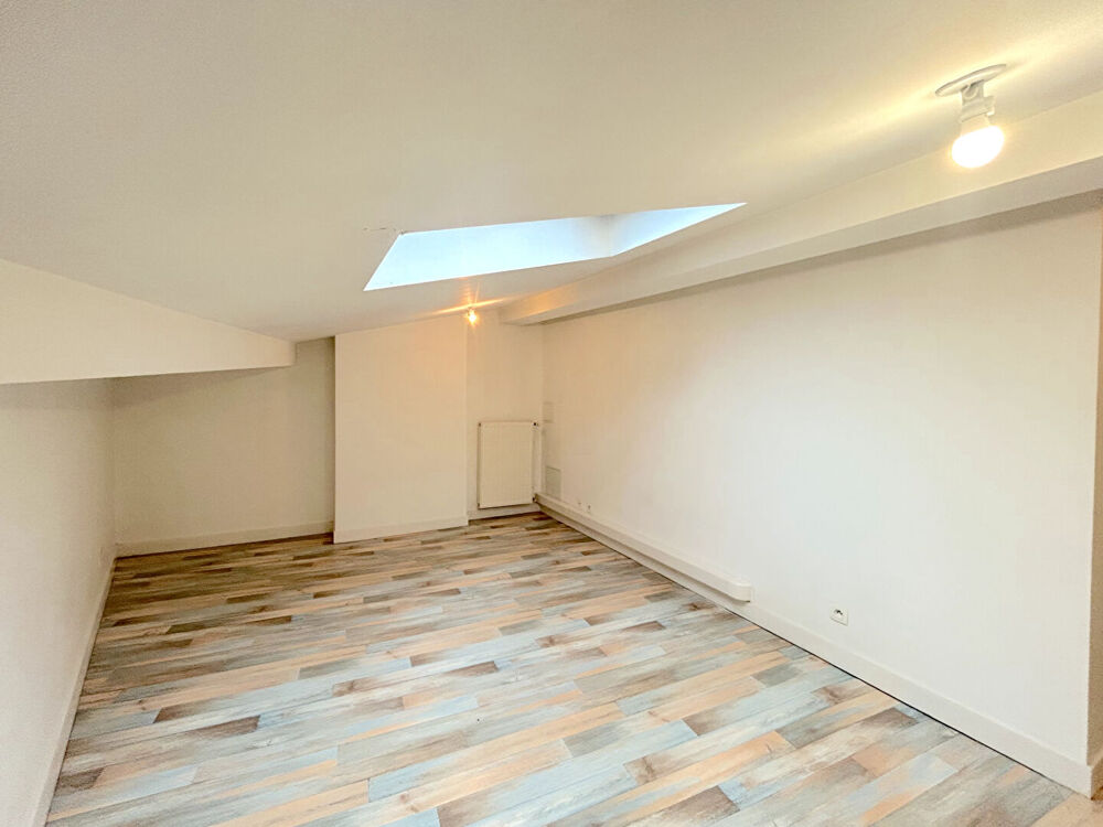 Location Appartement A LOUER GRAND APPARTEMENT DE TYPE 3 CLIMATISE - BLAYE CENTRE Blaye