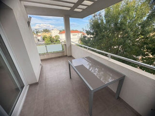  Appartement à louer 3 pièces 80 m²
