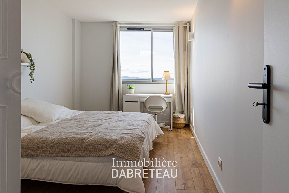Chambre à louer dans un appartement 6 pièces 93,77m² à Bron
