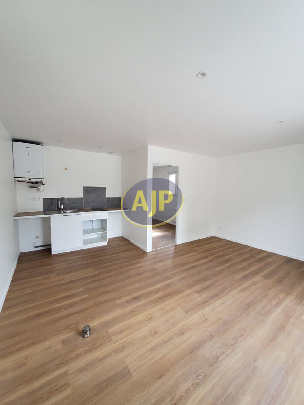 Location Appartement Appartement  plain-pied - 2 pièces rénové - 33.40 m² - KERFOURN Kerfourn
