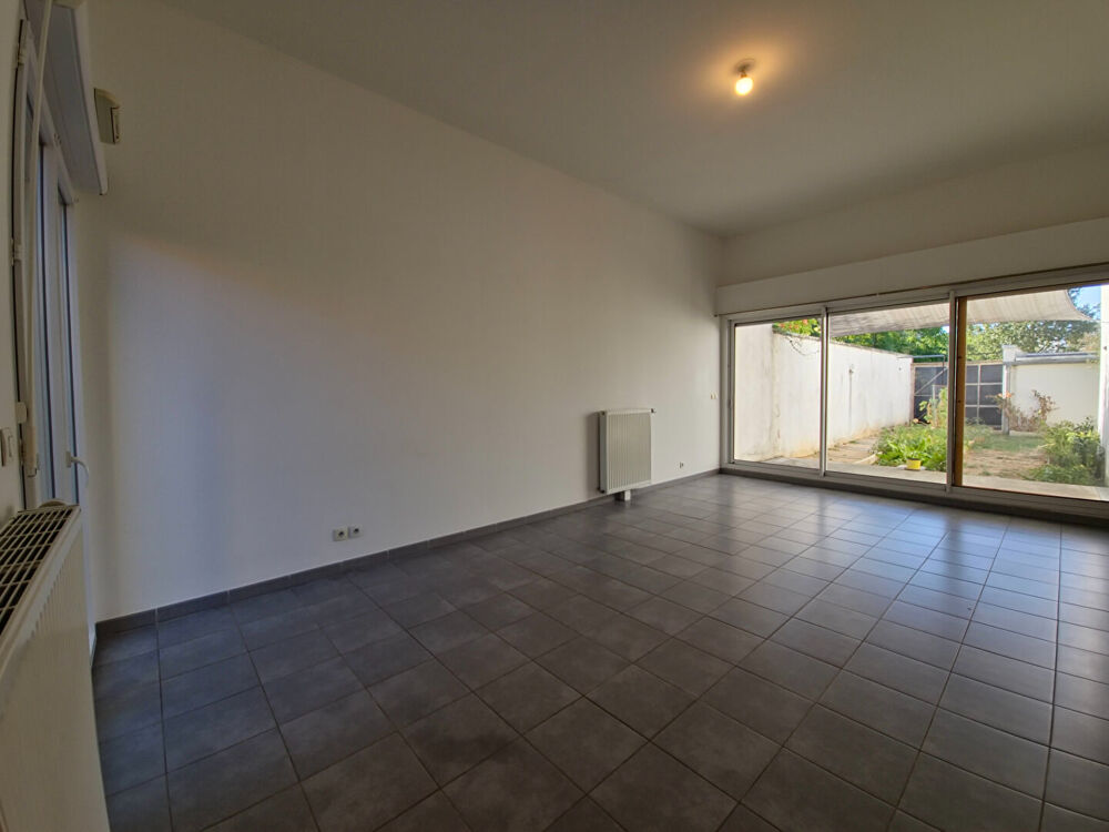 Villa 4 pièces avec double garage, jardins privatifs et terrasse, au calme à Blagnac