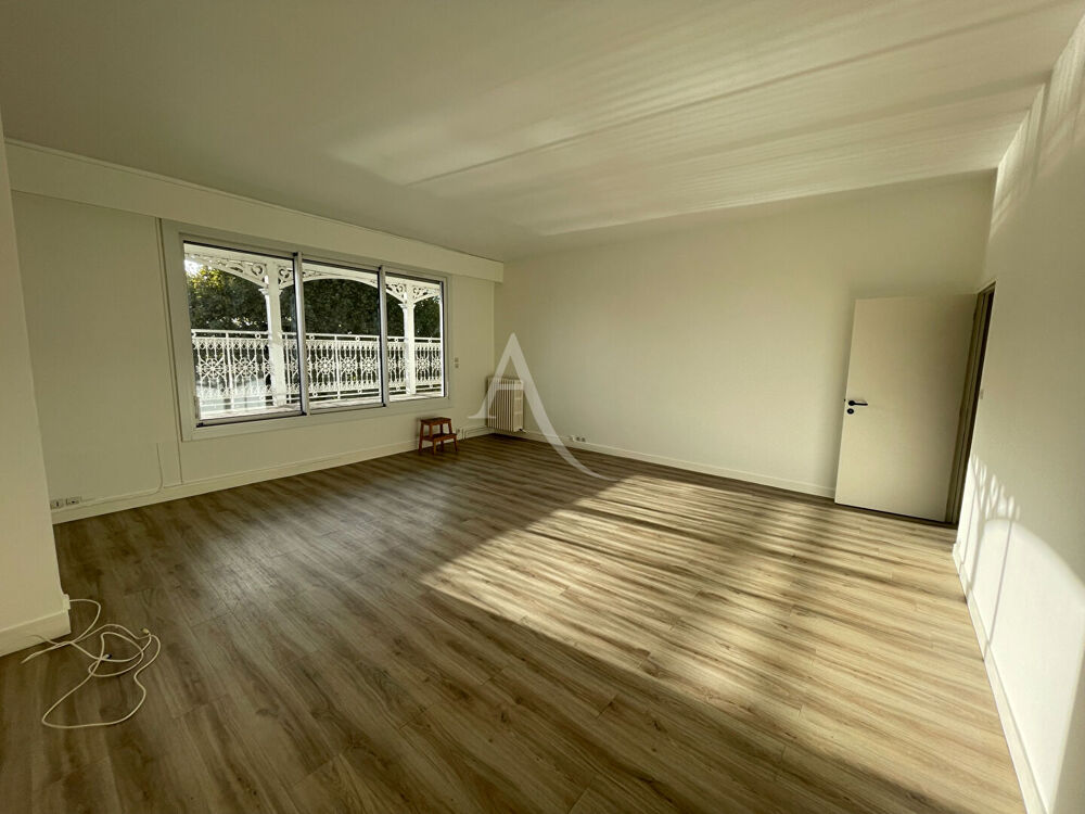 BLOIS CENTRE VILLE SUR LES QUAIS AVEC VUE SUR LOIRE : Appartement Blois 7 pièce(s) 164 m2