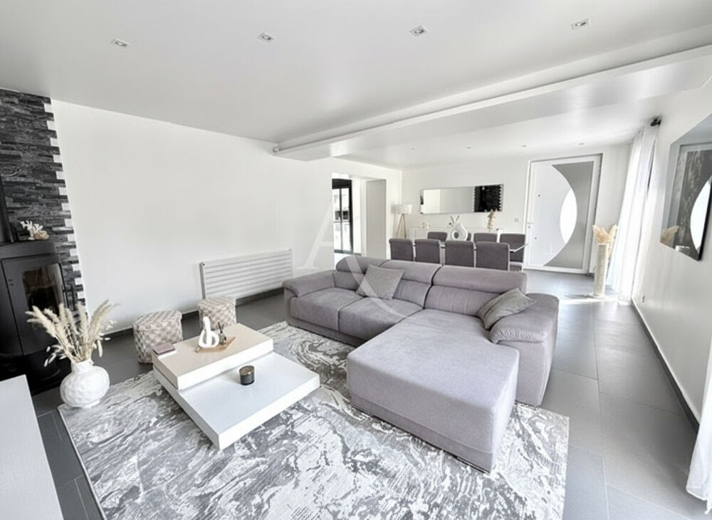 Maison – Villeneuve-Saint-Denis - Plus