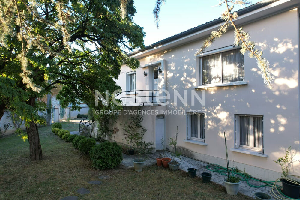 Maison spacieuse à vendre à Nérac avec 6 chambres et grand terrain