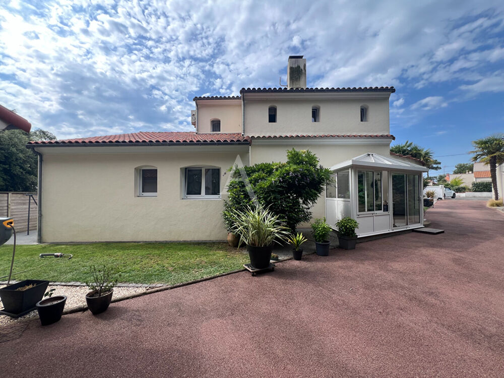 à vendre  Maison Jard-sur-Mer (85520)