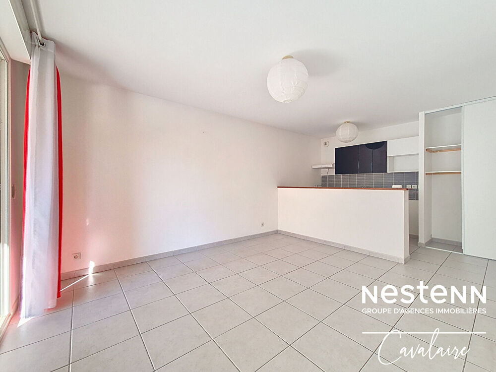 Vente Appartement Appartement 2 pièces proche du port deuxième étage avec stationnement en sous-sol Cavalaire sur mer