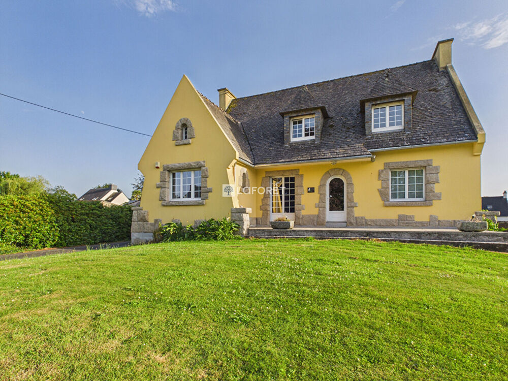 Vente Maison Maison Pleyben 8 pièce(s) 175 m2 Pleyben