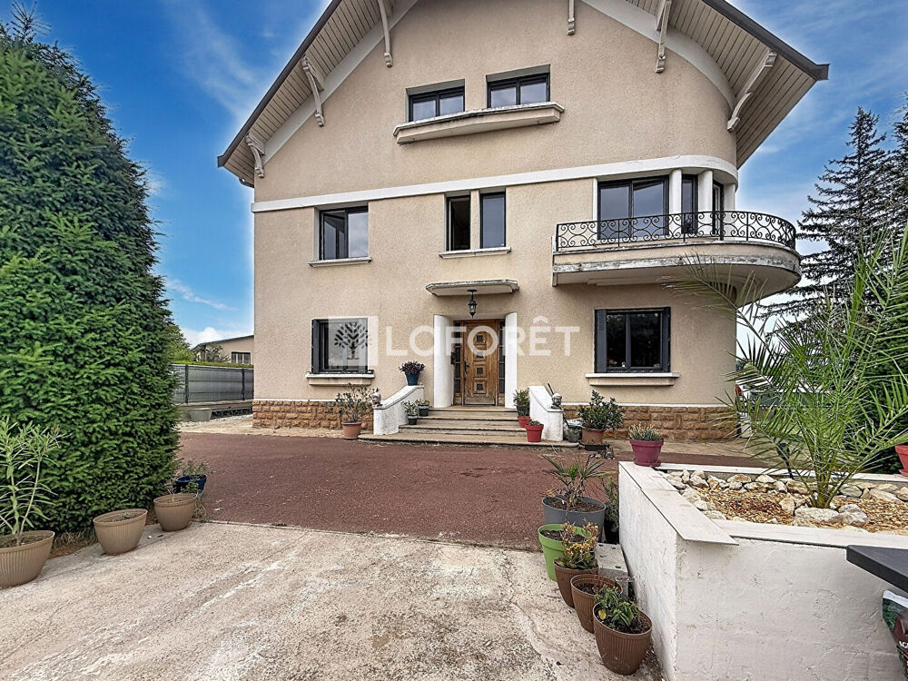 Maison Polliat 10 pièces 300 m2