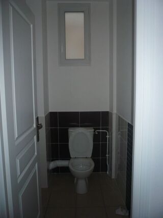  Appartement à louer 3 pièces 81 m²