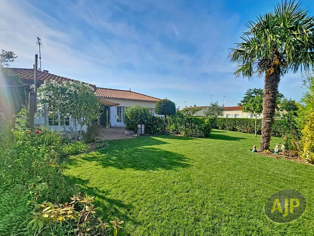 Vente Maison Maison Lucon 6 pièce(s) 127 m2 Lucon