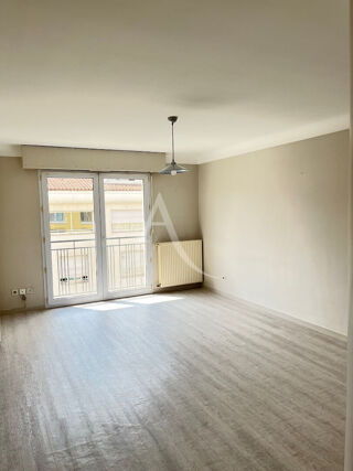  Appartement à louer 2 pièces 49 m²