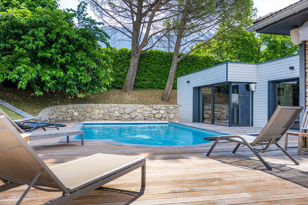 Propriété d'exception aux portes d'Aix-les-Bains - calme - piscine
