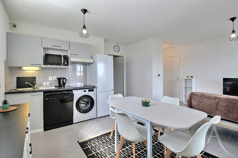 À VENDRE - Appartement T3 avec balcon et 2 parking