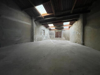  Parking / Garage à vendre 186 m²