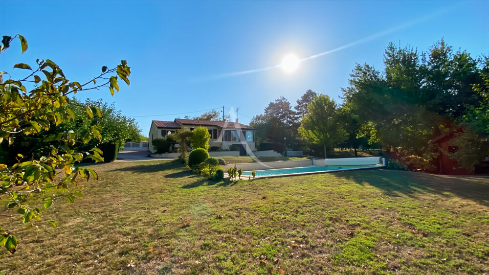 Belle maison de plain pied avec piscine