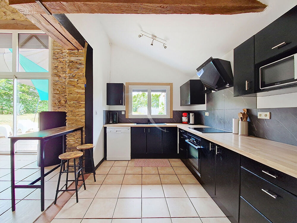 A vendre à MARIGNE maison de campagne avec grand terrain