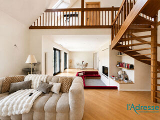  Maison à louer 6 pièces 210 m²