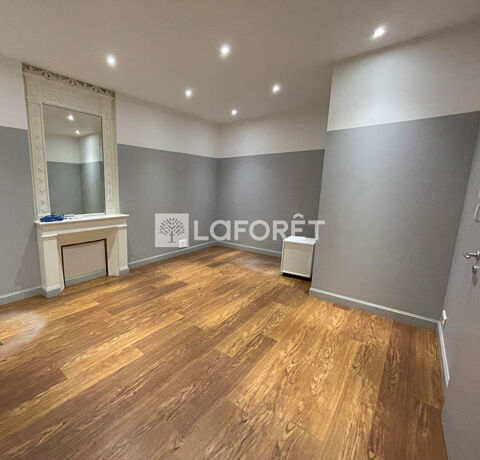 Bureau rénové à Langon 370 33210 Langon