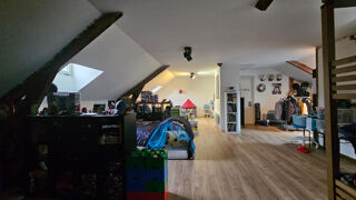 Maison à louer 8 pièces 164 m²