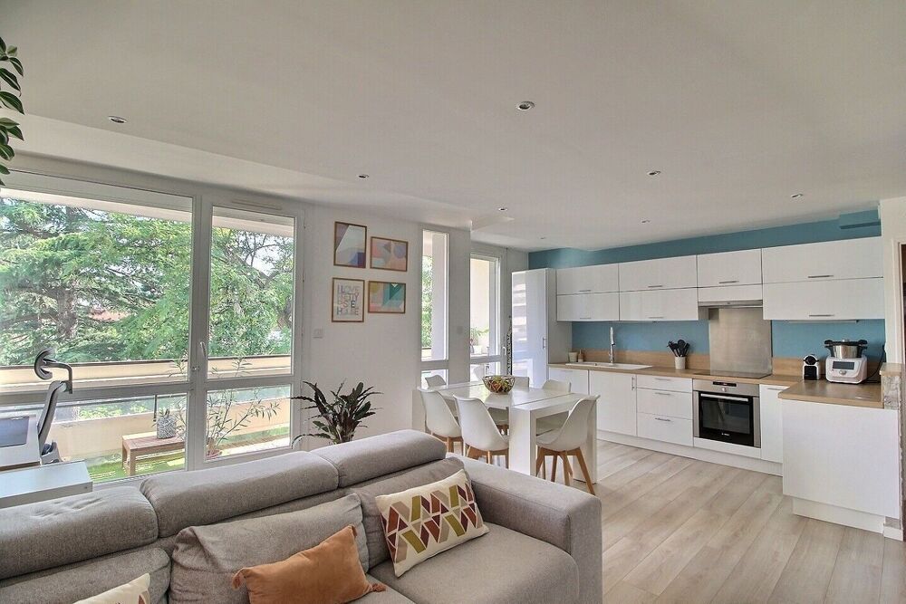 Vente Appartement Appartement 4 pièces d'exception à vendre au coeur du vieux Massy  avec loggia, parkings et cave Massy