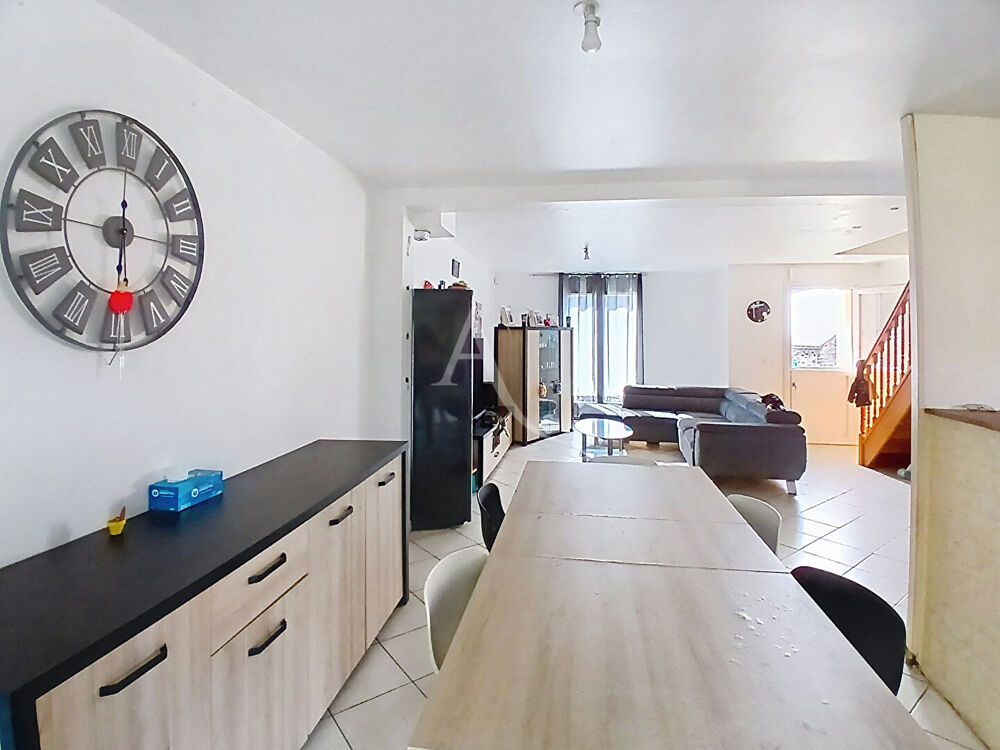 Vente Maison Maison familiale 137 m² - 5 chambres + bureau - Dépendances - Soeurdres Soeurdres