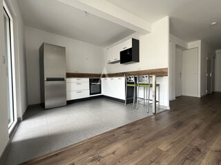  Appartement à louer 3 pièces 65 m²