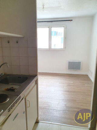  Appartement à louer 1 pièce 16 m²