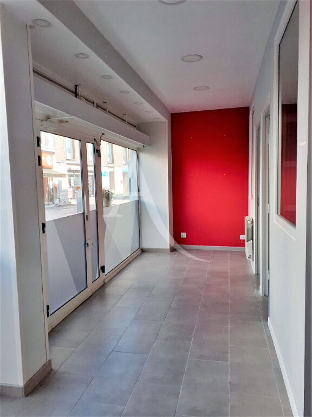   Local commercial 52m² neuf - CENTRE VILLE- IDEAL FRANCHISE 