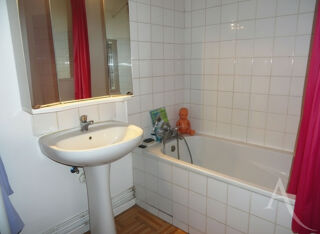  Immeuble à vendre 15 + pièces 337 m²